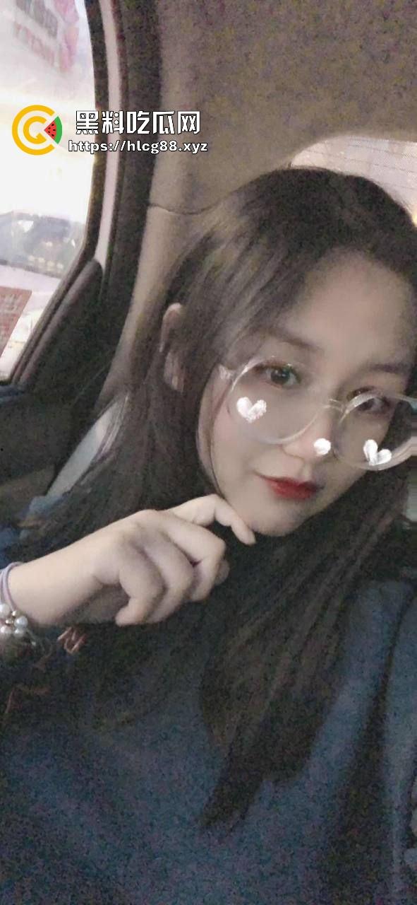 山西【马元媛】幼儿园老骚猪穿护士装被男人操翻天,奶子抖得像猪脸肉,白天教娃晚上舔屌!-5