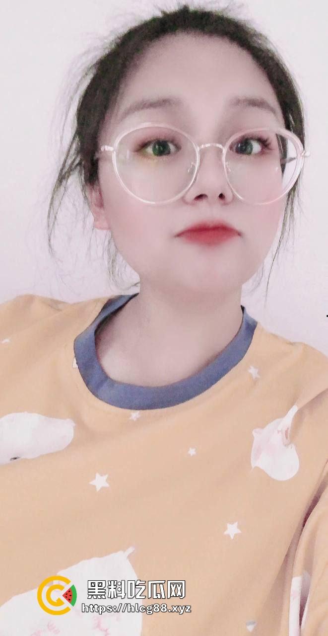 山西【马元媛】幼儿园老骚猪穿护士装被男人操翻天,奶子抖得像猪脸肉,白天教娃晚上舔屌!-8