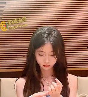 浙江农林校花吴梦鑫惊爆丑闻！清纯女神变金主骚宠，口交颜射看着就泄火 !-1