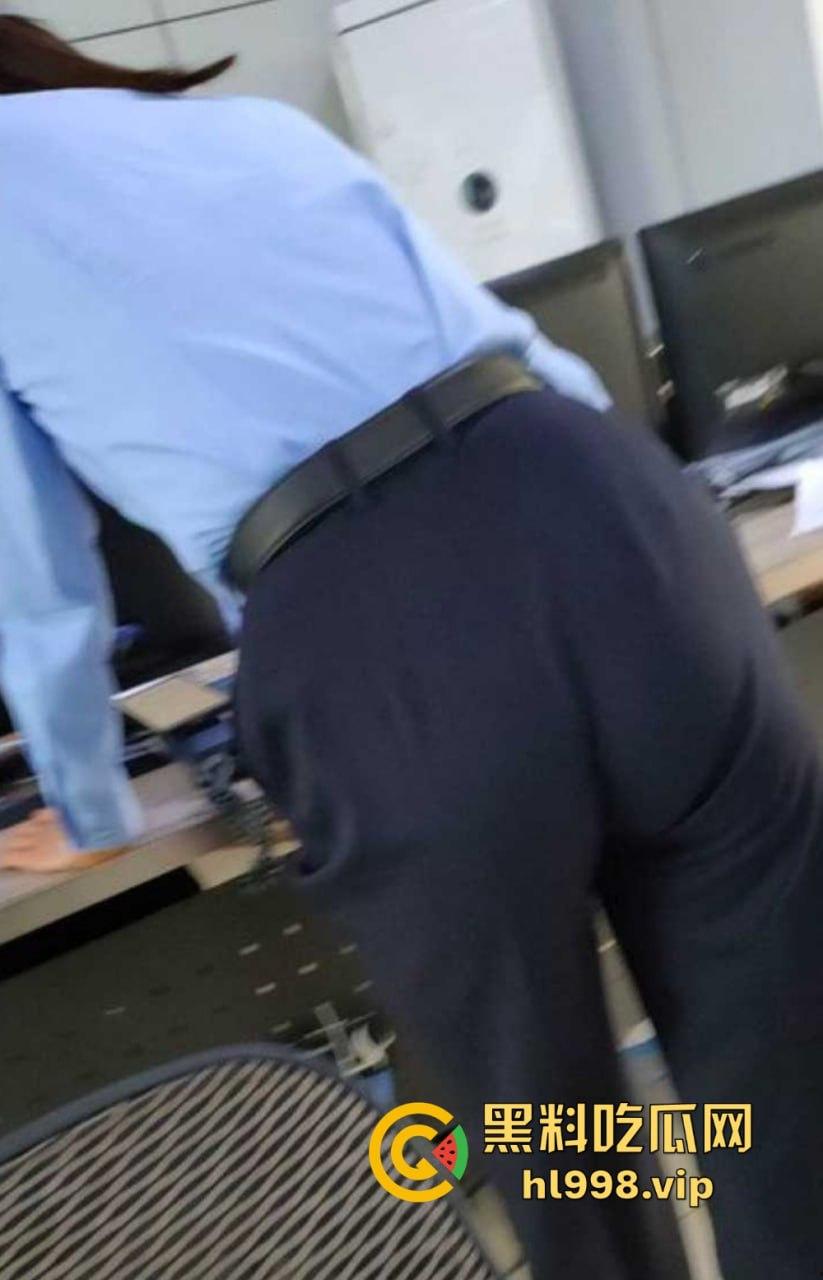 民警变成变态淫魔！外网发布与女警的性爱视频，穿警服口交、后入爆操，极品警花无处遁形！-3