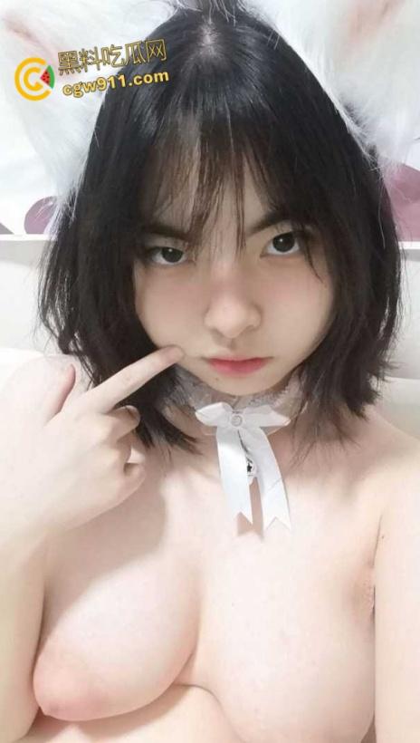 湖南常德清纯学生妹【于淑雅】，独居在家寂寞自慰，D罩杯逆天巨乳口交假阳具，跳蛋自慰骚穴淫水四溢！-7