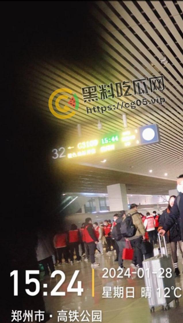 河南村镇银行储蓄事件再升级！上百名储户被囚禁 家属报警警察不出警 老百姓取个钱就这么难吗-5