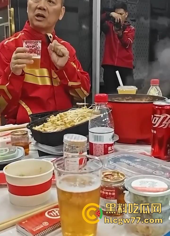 瓜友晚上吃火锅 一个四五十岁的老外卖员 喝了点酒就在吹牛逼 大家看看有认识的么？-7