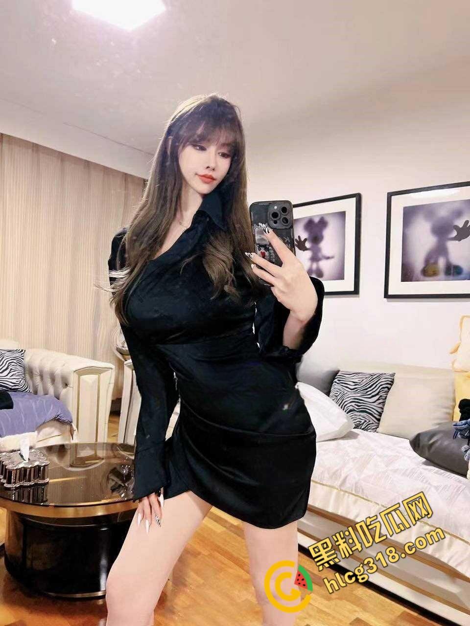 天津36E巨乳嫩模,全裸陪玩度假打台球,巨乳到处晃,被金主爸爸按在台球桌上后入爆操!-1