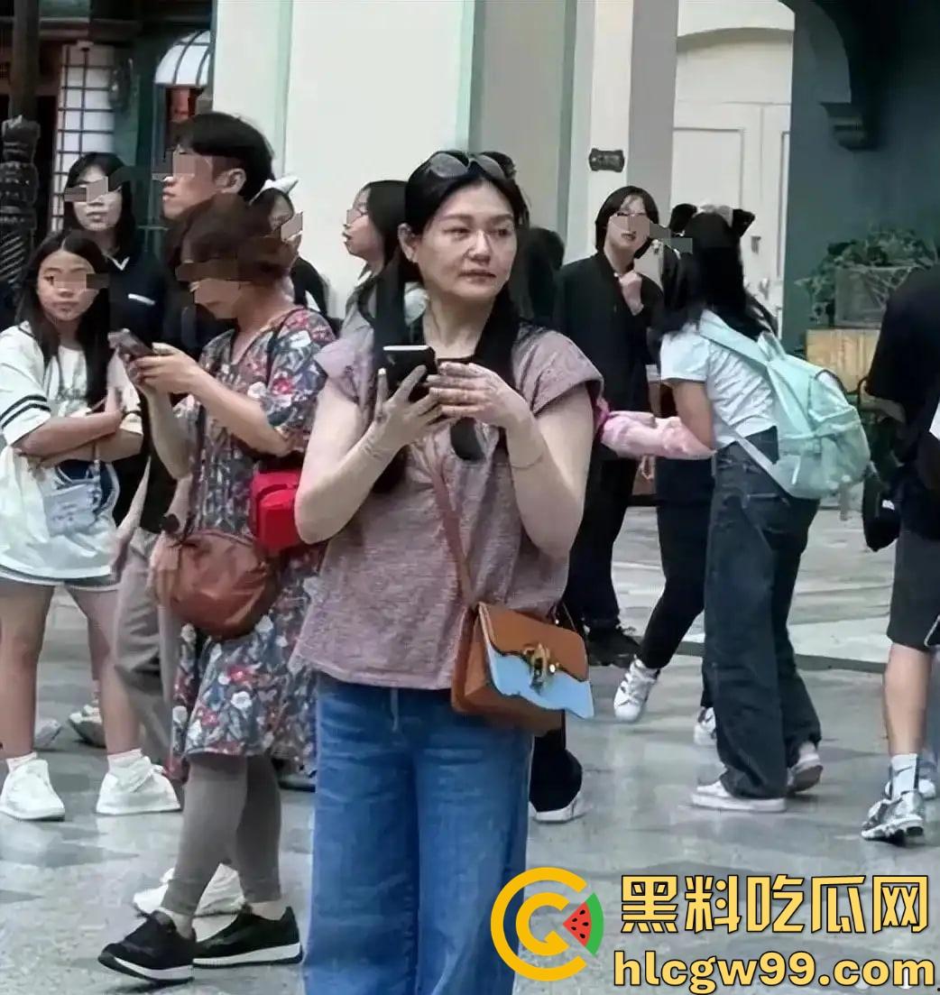 娱乐圈大瓜！大S因肺炎不治身亡多年病痛折磨，长期服药终究难逃噩运，台媒确认死讯，家属泣不成声！-8