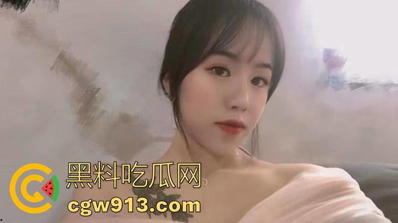 沧州师范美臀女辅导员【王莉媛】，身材火辣美腿修长，主动勾引男学生到家，穿黑丝情趣装在床上异常风骚！-3