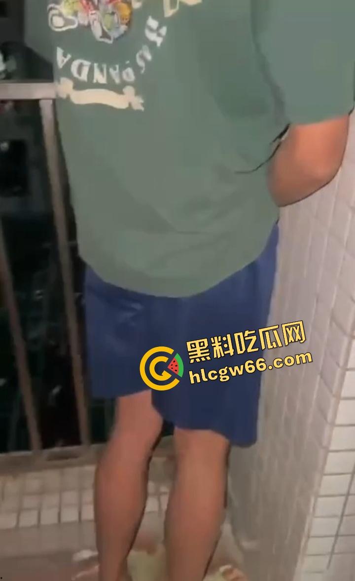 广东肇庆技师学院学生集体炸场？不满学校管理，楼上扔鞭炮砸东西，气氛直接升级成反校运动？-5