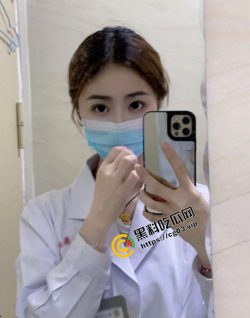 现在的小医院都这么野吗? 白衣天使 清纯护士在手术室帮病人打飞机还口交-7