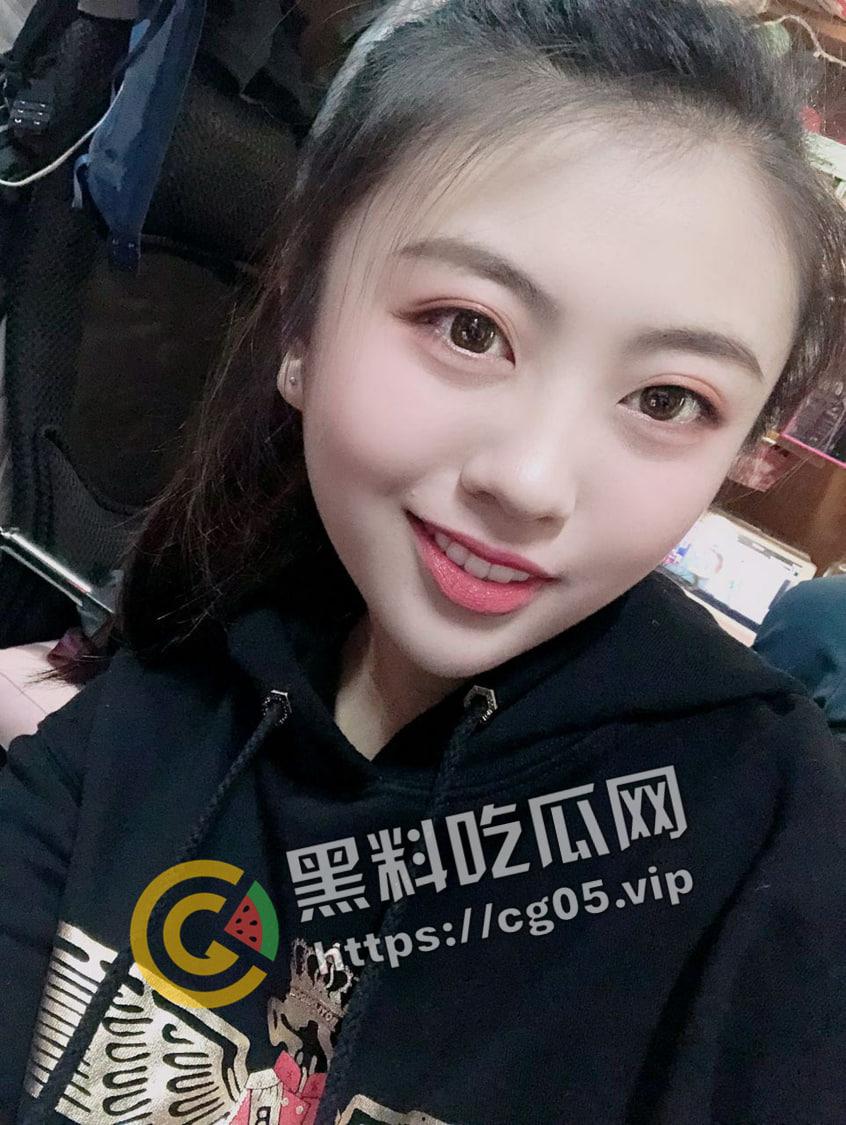 石家庄长安区 祥云小卖铺老板娘 与楼上大学生偷情被老公发现 曝光 少妇巨乳 这哪个大学生能忍住-1