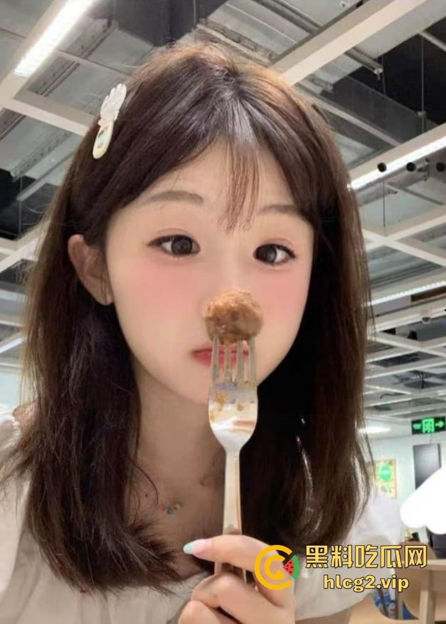 白虎嫩妹林维欣被男友后入爆操!蜜汁呻吟配合狂野抽插,微肉感身材太骚了!-2