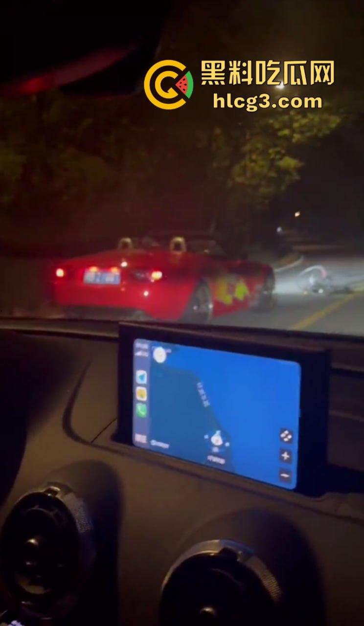 起飞失败！公路怎能当赛道！宁波东钱湖一骑行者被跑车撞飞！-7