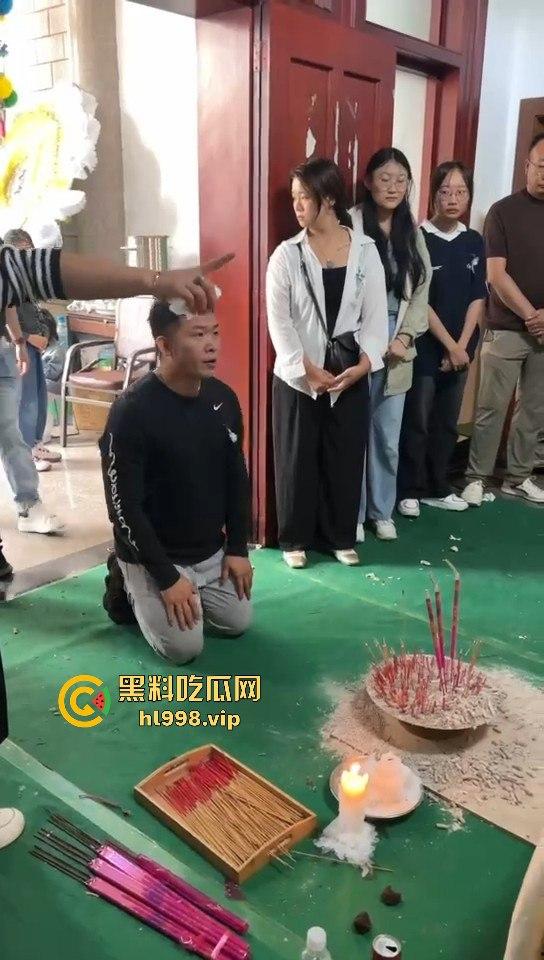 德宏芒市渣男出轨逼死正妻！小三嚣张至极不亏是婊子养的，老公连伤心都没有！-14