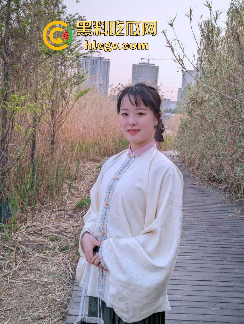 女友被调教成M属性母狗！瓜友投稿称边口交边自慰，两个洞被塞满呻吟不断被玩到泪流满面！-4