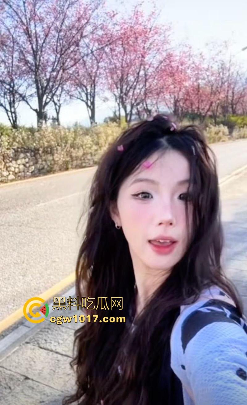 抖音热瓜骑行圈白兰鸽事件大曝光！纯欲女骑士傍富二代【木头叔叔】深夜酒店猛舔大屌，一晚十次打底，插完就甩！-10