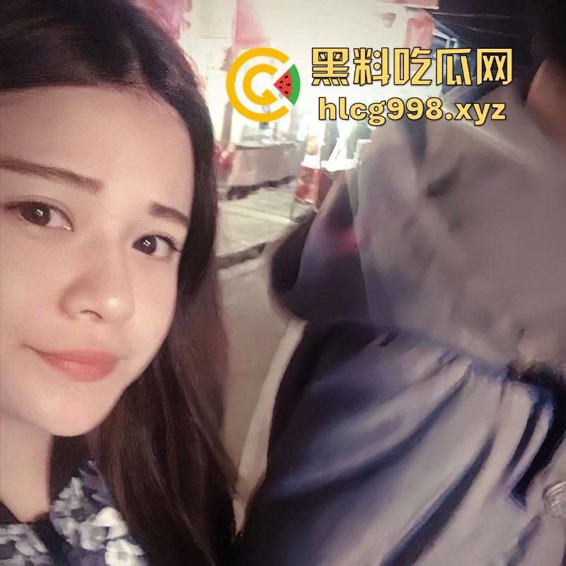 山东临沂罗庄的熟人妻李秀平，跟闺蜜酒店开房狂欢，粉鲍黑逼撅着翘，吃鸡巴像吸牛奶！-3