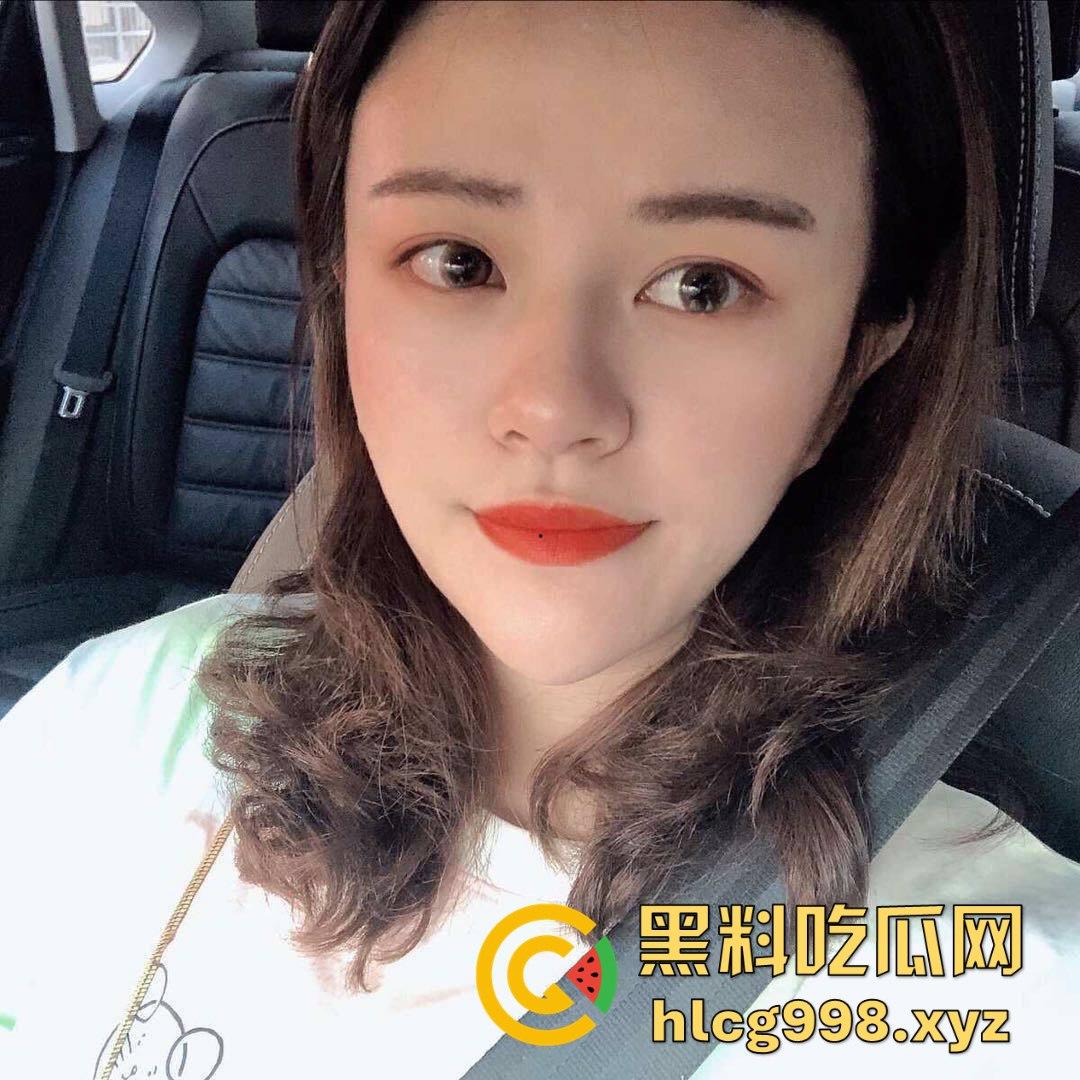 山东临沂罗庄的熟人妻李秀平，跟闺蜜酒店开房狂欢，粉鲍黑逼撅着翘，吃鸡巴像吸牛奶！-5