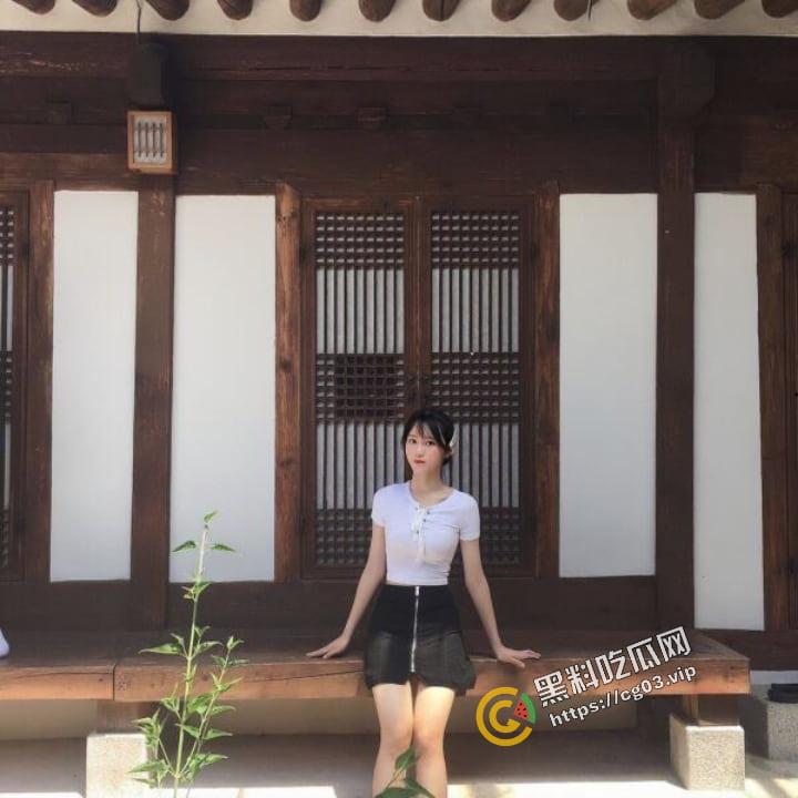 台湾台北第一女子高级中学 校花【谢季璇】和男友的自拍片流出-9