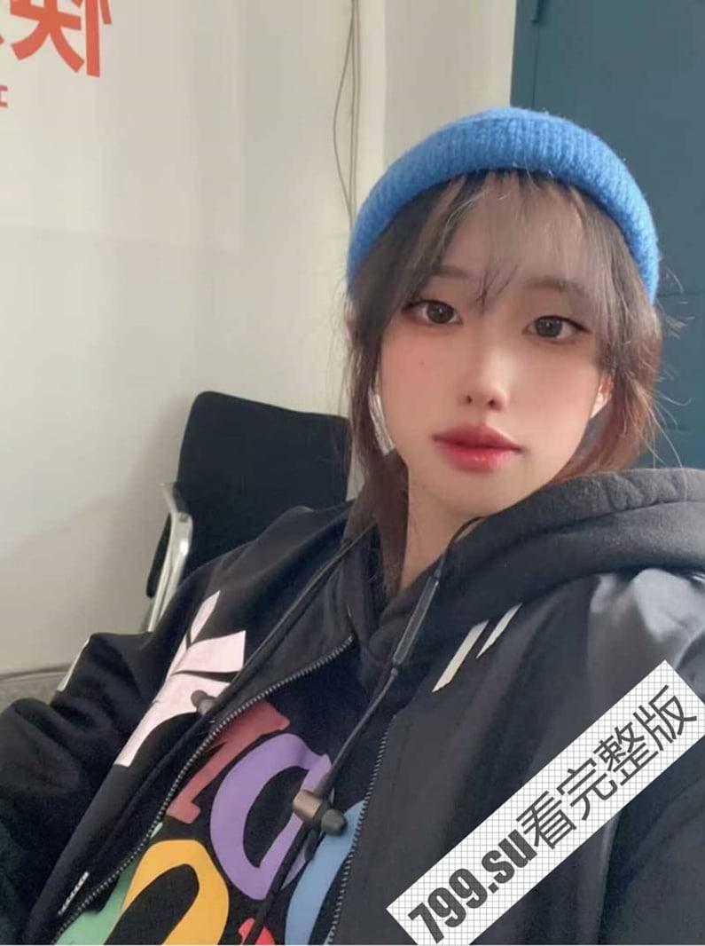 良家曝光 陕西某大三校鸡 酒店约会土豪 小蛮腰口活超棒-1