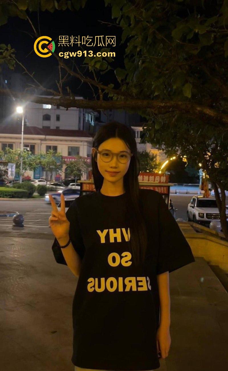 长沙师范学院【王文莹】性爱视频流出，深喉口交狂吸大屌，无套爆操极致享受，骚穴被猛干到淫水四溢！-3