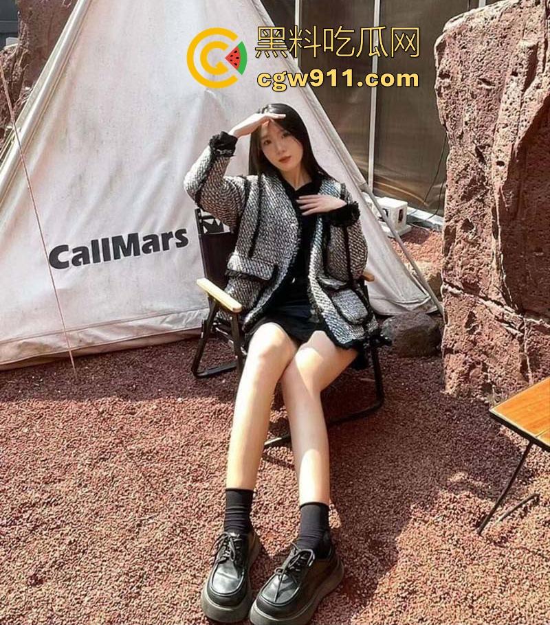 西安大学极品女大【黄筱美】性爱视频流出，各种姿势轮番上阵，69互舔后入狂操，干到腿软爬不起来！-3