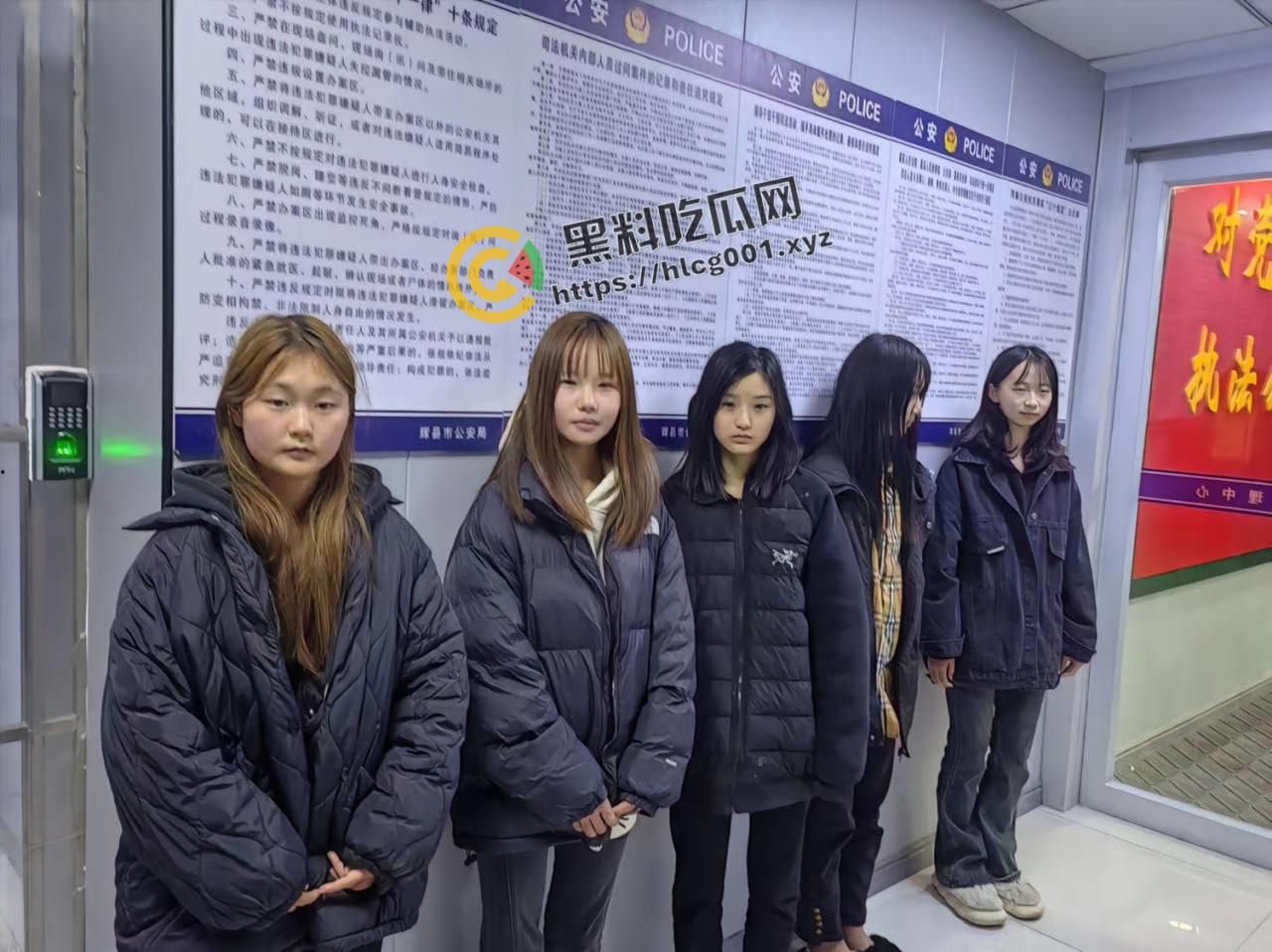孝义商业街围殴女孩事件！衣服都给扯烂了 霸凌者面目全曝光 竟然全是小仙女 现场视频流出-8