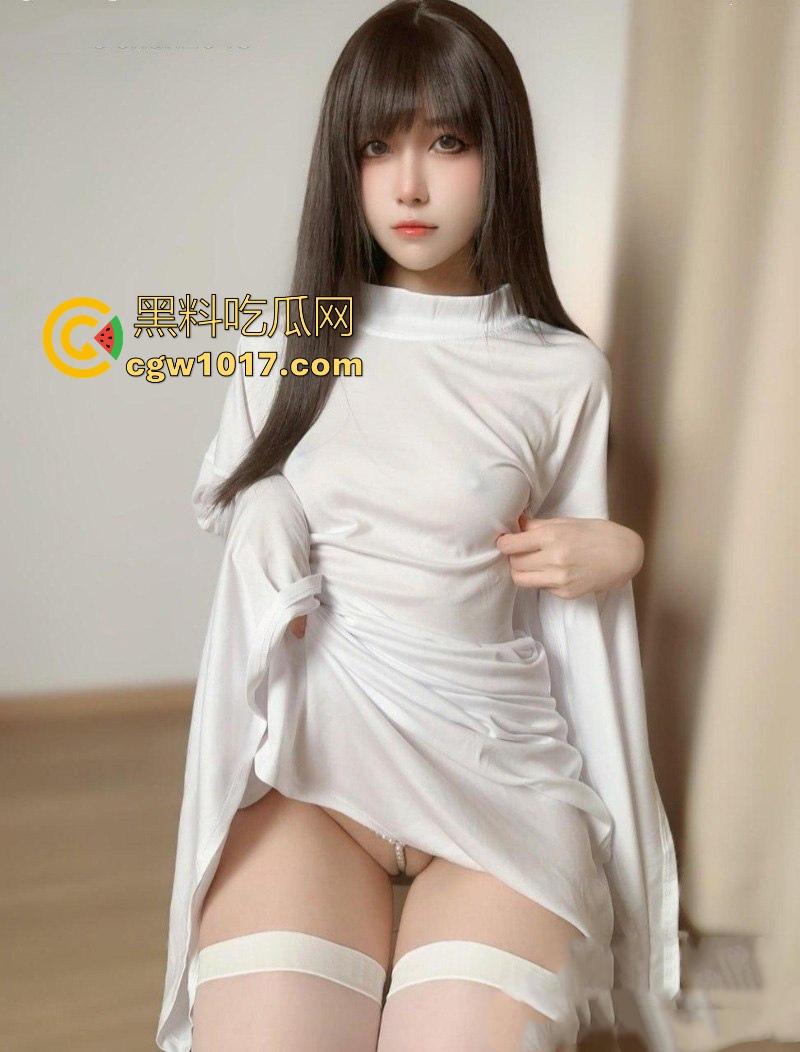 极品福利姬【布丁大法】展示绝美极品鲍鱼，珍珠丁字裤遮掩白虎蜜穴，口交假屌挑逗，绝美颜值身材火辣到爆！-1