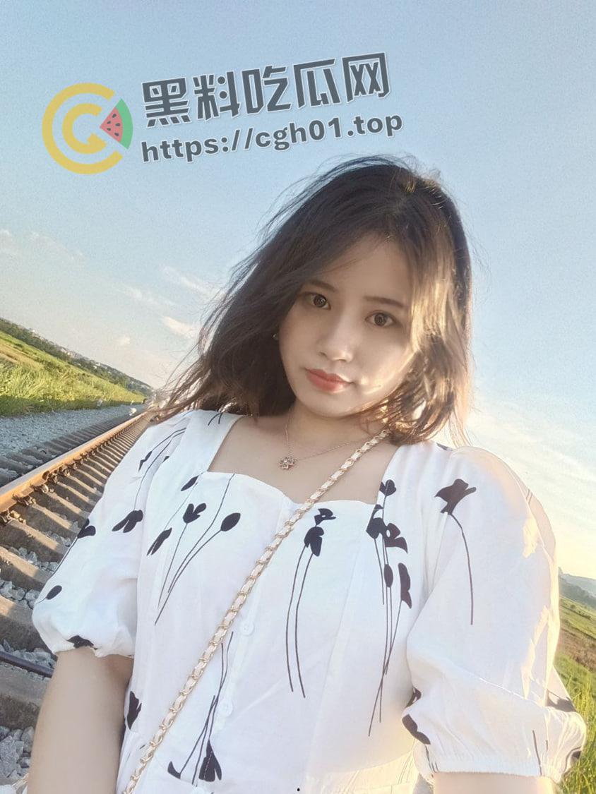 湖南母狗【陆世婷】背着男朋友约学长学弟3p 开肛初体验 手指全部塞满 水真多啊-6