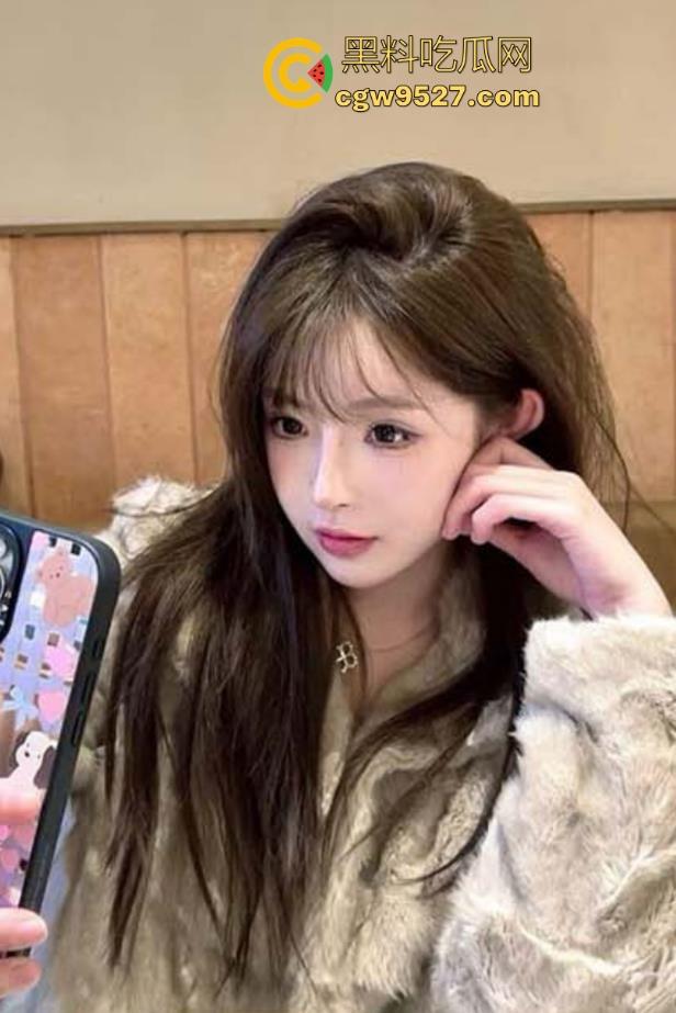 大奶姐姐换护士装玩角色扮演， 包臀群配上黑丝跪地口交，花式做爱猛插打桩， 太用力了把姐姐逼都干肿了！-3