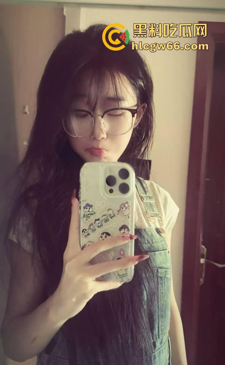 浙江大学高颜值妹子『孙瑜伊』高中清纯乖乖女，大一就破处，大二换男友如换衣，女仆装被爆操调教！-4