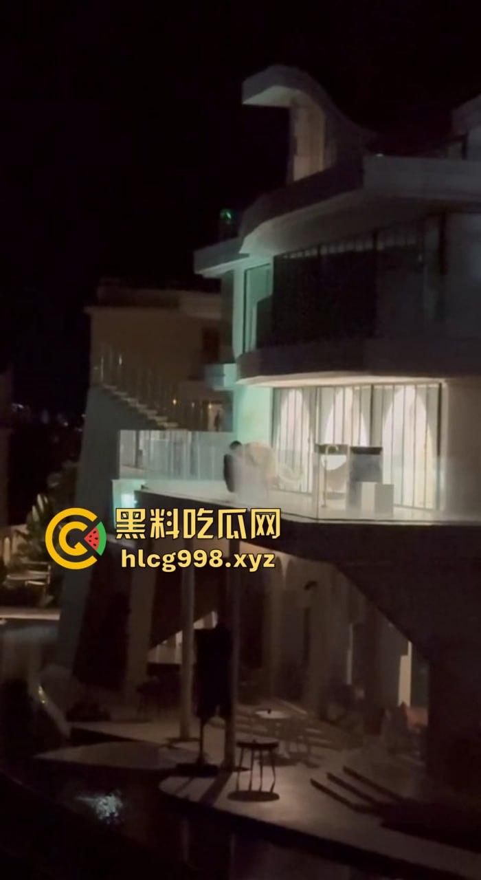 露天阳台大战直播翻车！富豪哥撸了半天没搞定，最后女方靠嘴收场，小姐姐全程无语拍摄！-3