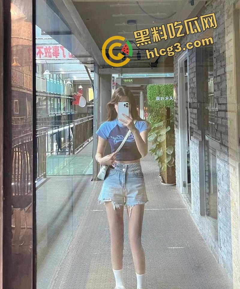 上海浦东新区舞蹈生老师『吴亚楠』桔子水晶高档酒店玩3P 舞蹈生底子真不错-2