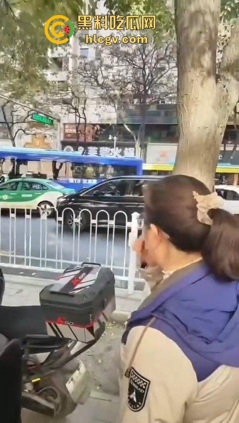 兰州公交车失控酿大祸,狂撞多车现场如战场!4人受伤,目击者吓到腿软!-9