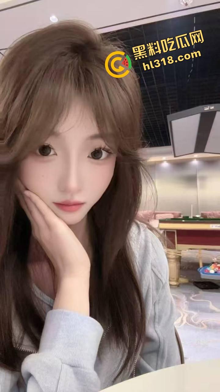 大学生课堂露出，调教到位随时配合，春夏秋冬课上全程听话，露奶露逼随你来，教室啪啪都不是事！-1