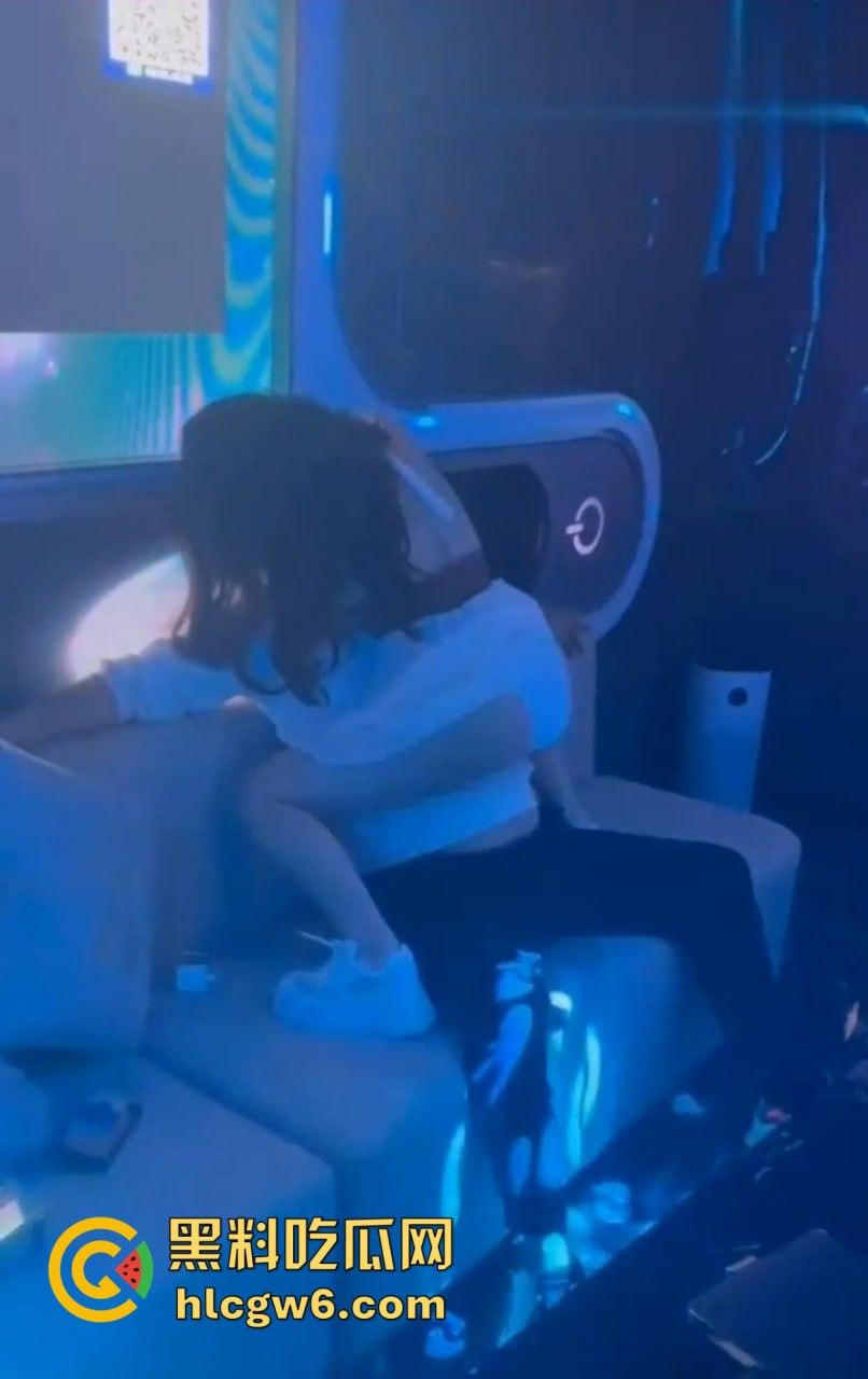 KTV坐台女包间骚操作全解析！口交、做爱、裸舞样样全 公共场合直接开车 商K玩法科普让你打开新世界！-13