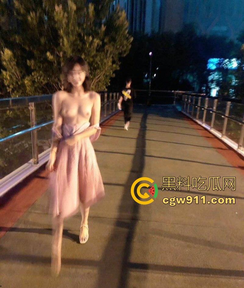 安徽师范大学极品豪乳学生妹，户外大尺度露出，宿舍道具自慰，无毛嫩穴女上骑乘假屌，这身材真的绝！-2