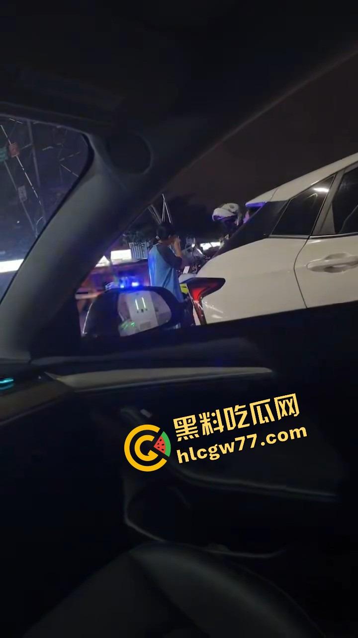 小学骚妹『林雨桐』年龄懂得都懂,跟黄毛开房被亲姐现场逮住,床单都湿了才反应过来闯大祸!-3