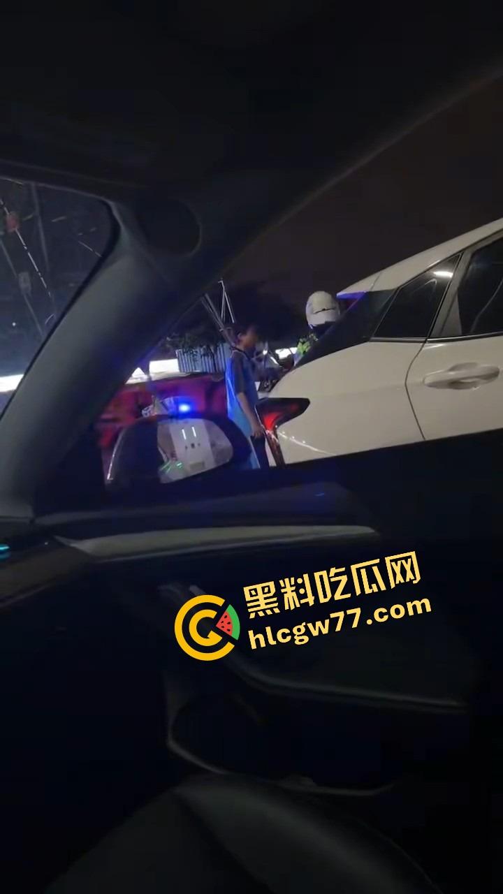 小学骚妹『林雨桐』年龄懂得都懂,跟黄毛开房被亲姐现场逮住,床单都湿了才反应过来闯大祸!-4