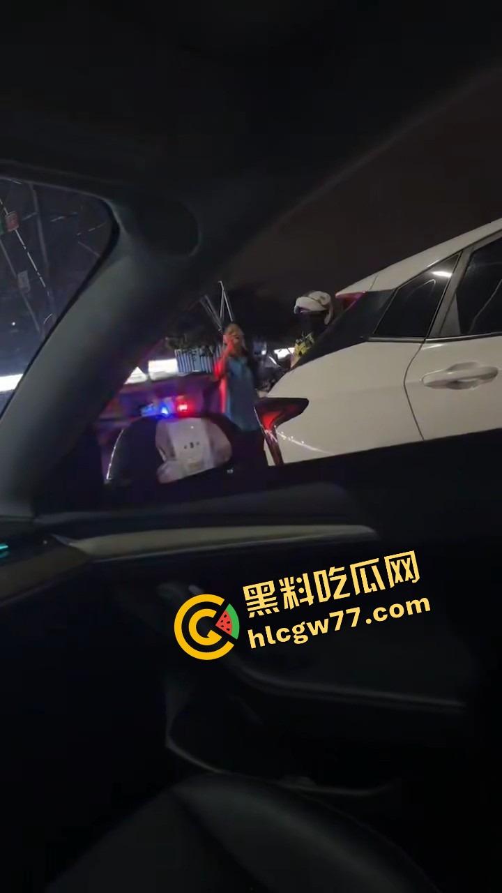 小学骚妹『林雨桐』年龄懂得都懂,跟黄毛开房被亲姐现场逮住,床单都湿了才反应过来闯大祸!-5