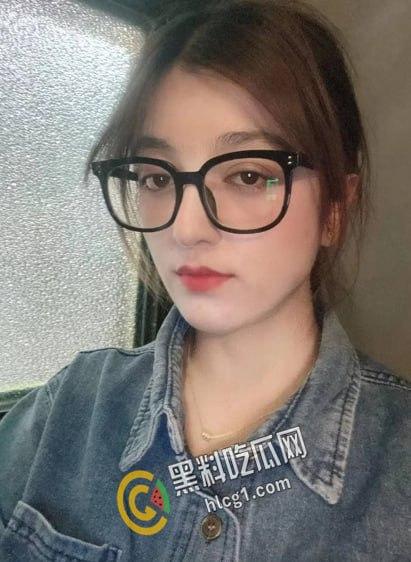 新疆出差认识的哈萨克族学生妹 比混血儿还带劲的少数民族 聊了几天主动提出要约 那肯定要好好满足她！-1