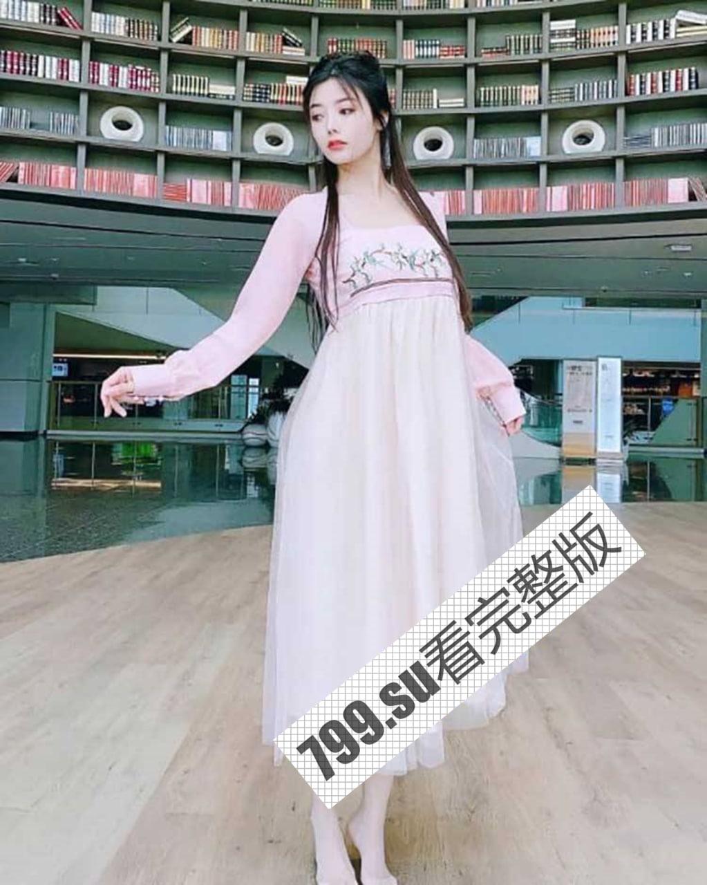 极度反差！上海音乐学院爆乳音乐老师 抖音只拍成人版 没想到私下那么淫荡-2