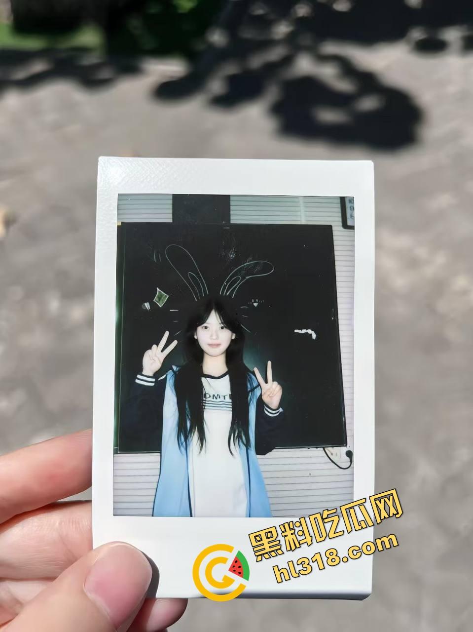 干爹把萝莉干女儿当筹码送合作伙伴,软妹身材娇小被提起直接操,干爹看傻眼年轻体力就是不一样!-4