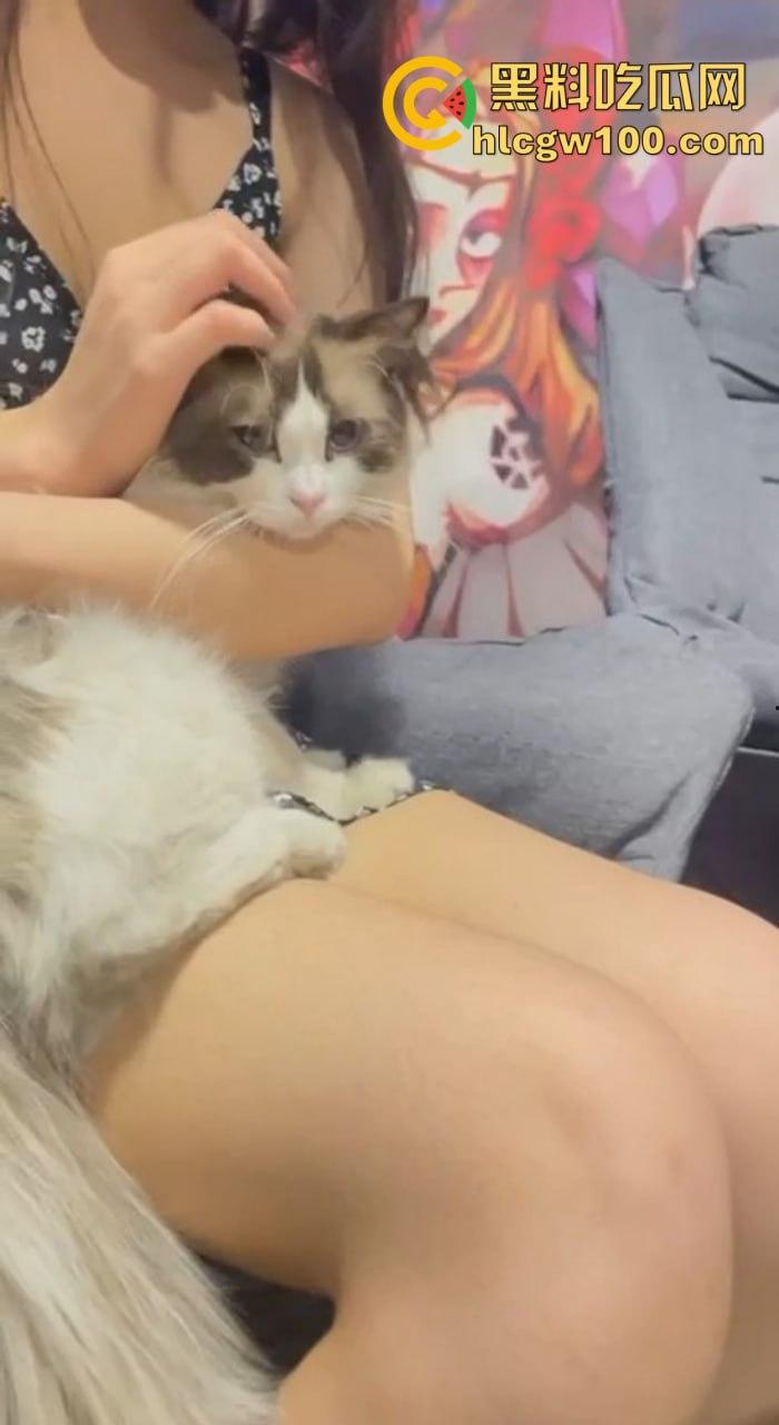 佛山猫系小姐姐【孙怡婷】被爆，瓜友送猫追到手，谈恋爱装恩爱，背后却偷偷投稿绿帽癖事，这骚操作属实玩到离谱！-9