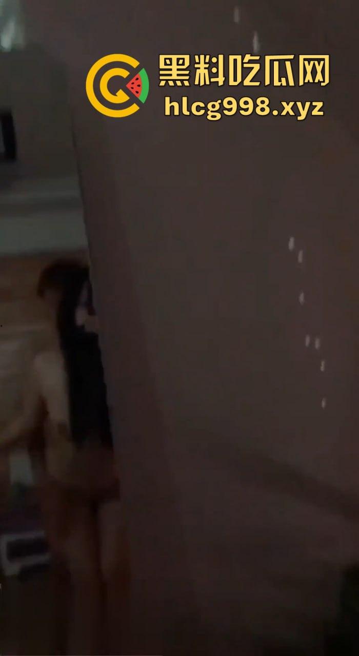 贵阳职业学院【粟媛】卖逼求票上位会长，性瘾大开四处约炮解火！骚逼一天不草就痒得难受！-11