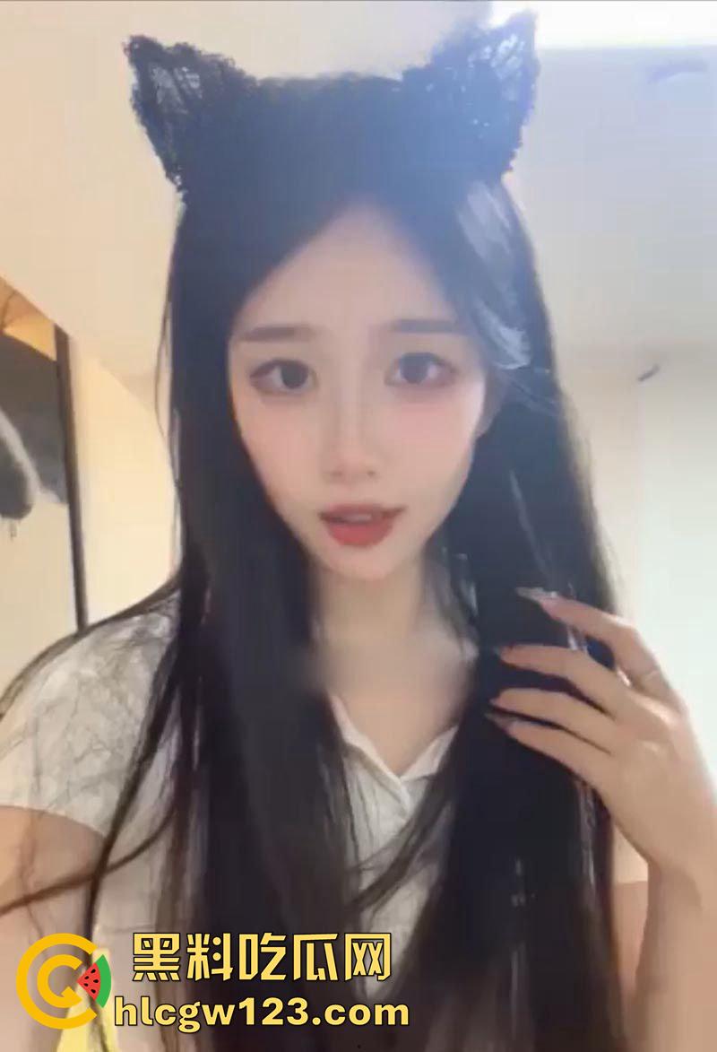 御姐身材火辣尤物【刘思琪】,广东艺术职业学院性感校花,约炮金主傲人大奶晃得人眼花!-3