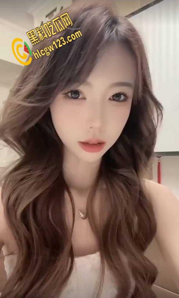 推特约炮轩轩，约炮多个颜值母狗抖音网红，还带粉丝一起玩，给粉丝微信视频直播！-2