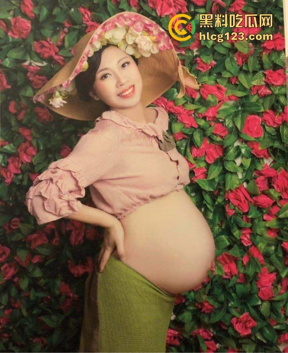 老婆当炮友母狗玩得飞起,自己辛苦赚钱养着个母狗给别人爽!家里床成了野男人肏逼圣地!-11