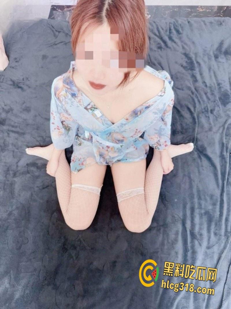 海角乱伦饥渴骚姐，想要鸡巴狠狠插入主动足交，多姿势配合挨操骚叫不停 !-2