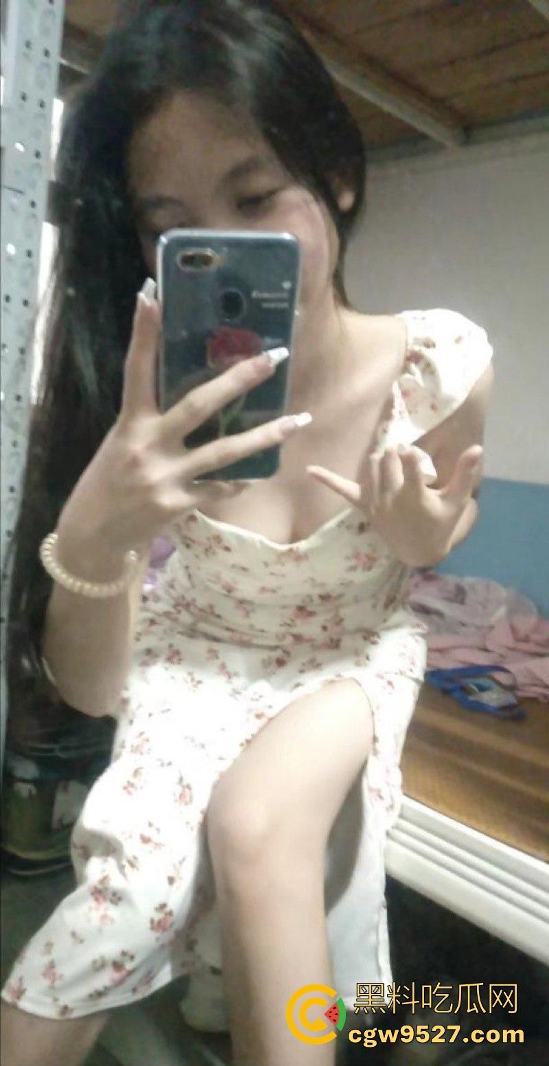 顶级身材学生妹和男友做爱曝光，反差婊被男友玩弄插逼，后入猛操翘臀骚穴，无套内射爽到起飞！-5