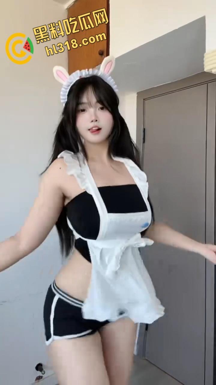 抖音网红【可爱的肉巴】，极品巨乳私拍福利流出，各种角度展示丰满肥臀，私下绝对是性感小母狗 !-2