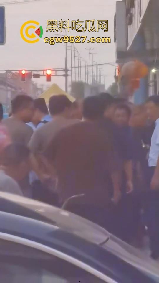 又一资金盘爆雷!江苏泰州冯苏鹰老板,骗走了几百个老年人一辈子的养老钱,最嘲讽的是旁边就是市场监管局!-4